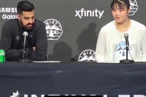 1号球衣即将在公牛退役！罗斯重新走上公牛球场，肯定感慨万千吧